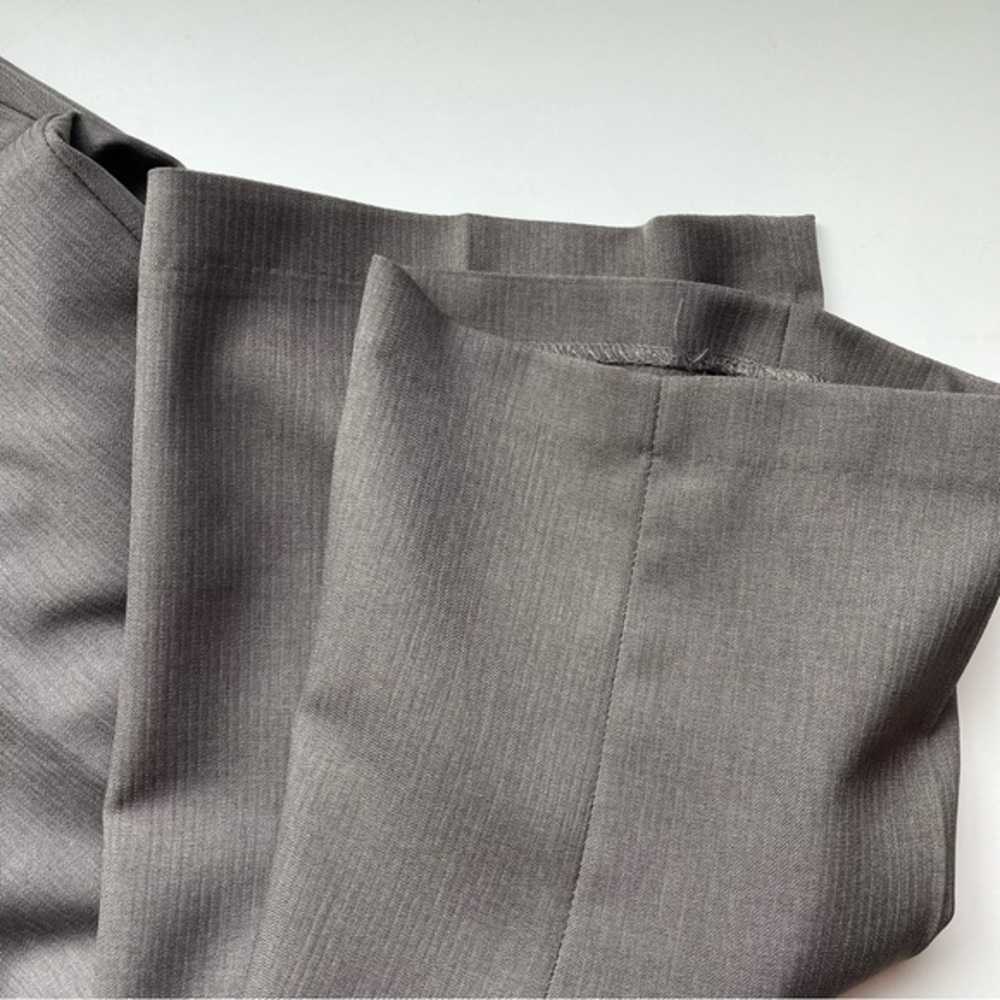 Kenneth Cole Reaction • Grey Trouser Dress Pants - Picture 2 of 6